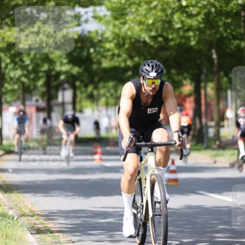 10.08.2025 - GEWOBA Citytriathlon Bremen Yannick Fuchs http://msf.ph/oto/8559063 10.08.2025 12:36:58 Radfahren 631, 678, 701, 734, 739, 982, 1033 meine-sportfotos.de
