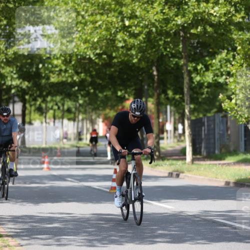 10.08.2025 - GEWOBA Citytriathlon Bremen Yannick Fuchs http://msf.ph/oto/8559070 10.08.2025 12:37:00 Radfahren 631, 678, 734, 739, 982, 1033 meine-sportfotos.de