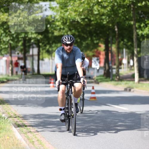10.08.2025 - GEWOBA Citytriathlon Bremen Yannick Fuchs http://msf.ph/oto/8559073 10.08.2025 12:37:01 Radfahren 631, 678, 726, 734, 739, 982, 1033 meine-sportfotos.de