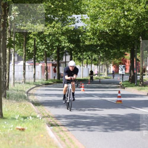 10.08.2025 - GEWOBA Citytriathlon Bremen Yannick Fuchs http://msf.ph/oto/8559080 10.08.2025 12:37:05 Radfahren 631, 678, 726, 734, 739, 804, 982, 1033 meine-sportfotos.de