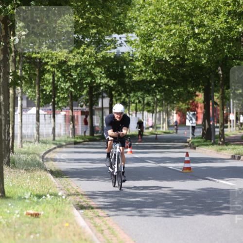 10.08.2025 - GEWOBA Citytriathlon Bremen Yannick Fuchs http://msf.ph/oto/8559081 10.08.2025 12:37:05 Radfahren 631, 678, 726, 734, 739, 804, 982, 1033 meine-sportfotos.de