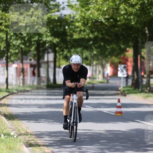 10.08.2025 - GEWOBA Citytriathlon Bremen Yannick Fuchs http://msf.ph/oto/8559083 10.08.2025 12:37:05 Radfahren 631, 678, 726, 734, 739, 804, 982, 1033 meine-sportfotos.de