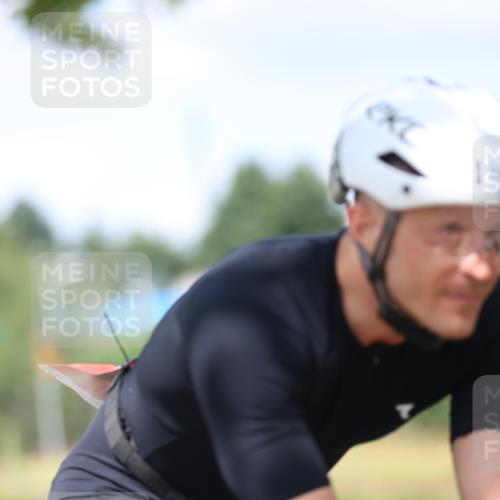 10.08.2025 - GEWOBA Citytriathlon Bremen Yannick Fuchs http://msf.ph/oto/8559088 10.08.2025 12:37:07 Radfahren 631, 678, 726, 734, 739, 804, 982, 1033 meine-sportfotos.de