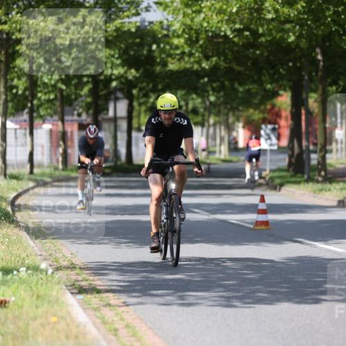 10.08.2025 - GEWOBA Citytriathlon Bremen Yannick Fuchs http://msf.ph/oto/8559089 10.08.2025 12:37:13 Radfahren 631, 726, 734, 804, 982, 1033 meine-sportfotos.de