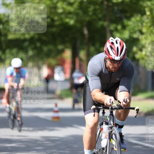 10.08.2025 - GEWOBA Citytriathlon Bremen Yannick Fuchs http://msf.ph/oto/8559098 10.08.2025 12:37:16 Radfahren 631, 726, 804, 982 meine-sportfotos.de
