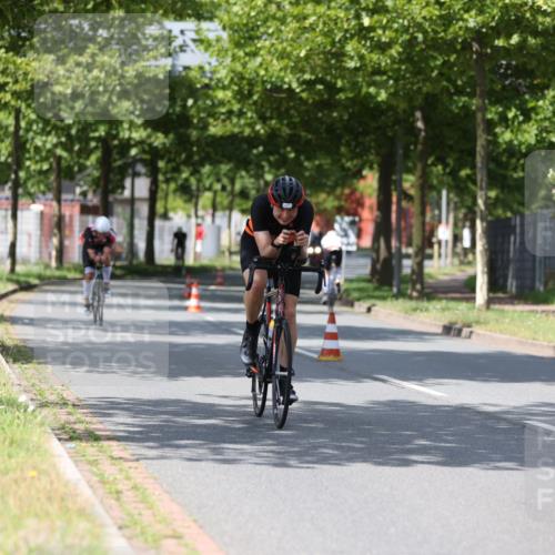 10.08.2025 - GEWOBA Citytriathlon Bremen Yannick Fuchs http://msf.ph/oto/8559107 10.08.2025 12:37:39 Radfahren 563, 603 meine-sportfotos.de