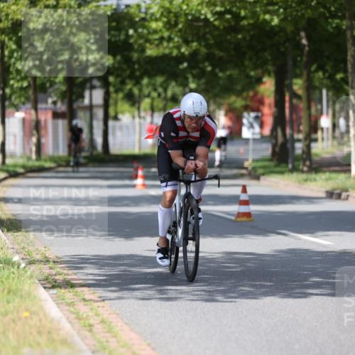 10.08.2025 - GEWOBA Citytriathlon Bremen Yannick Fuchs http://msf.ph/oto/8559111 10.08.2025 12:37:41 Radfahren 563, 603 meine-sportfotos.de