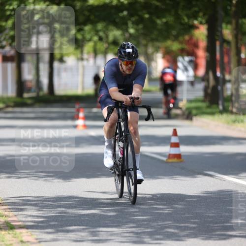10.08.2025 - GEWOBA Citytriathlon Bremen Yannick Fuchs http://msf.ph/oto/8559126 10.08.2025 12:37:57 Radfahren 618, 761, 782 meine-sportfotos.de