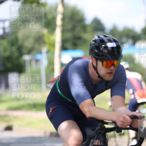10.08.2025 - GEWOBA Citytriathlon Bremen Yannick Fuchs http://msf.ph/oto/8559131 10.08.2025 12:37:58 Radfahren 618, 671, 761, 764, 782 meine-sportfotos.de