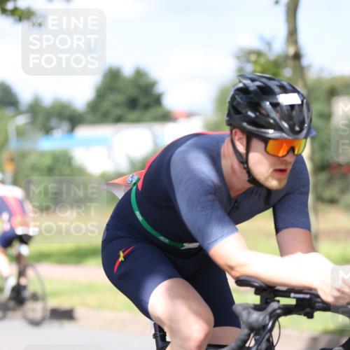 10.08.2025 - GEWOBA Citytriathlon Bremen Yannick Fuchs http://msf.ph/oto/8559132 10.08.2025 12:37:58 Radfahren 618, 671, 761, 764, 782 meine-sportfotos.de