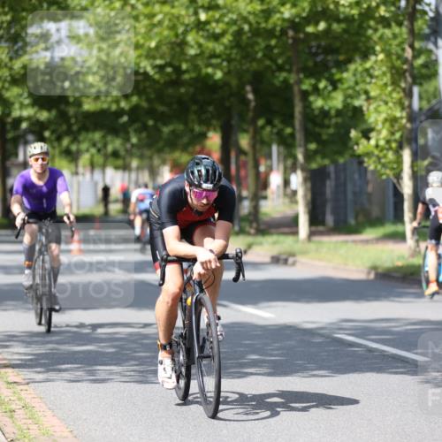 10.08.2025 - GEWOBA Citytriathlon Bremen Yannick Fuchs http://msf.ph/oto/8559136 10.08.2025 12:38:05 Radfahren 618, 671, 761, 764, 782, 784, 825, 844, 853, 1018 meine-sportfotos.de