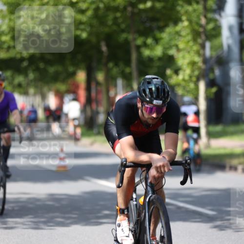 10.08.2025 - GEWOBA Citytriathlon Bremen Yannick Fuchs http://msf.ph/oto/8559138 10.08.2025 12:38:06 Radfahren 618, 671, 761, 764, 782, 784, 825, 844, 853, 1018 meine-sportfotos.de