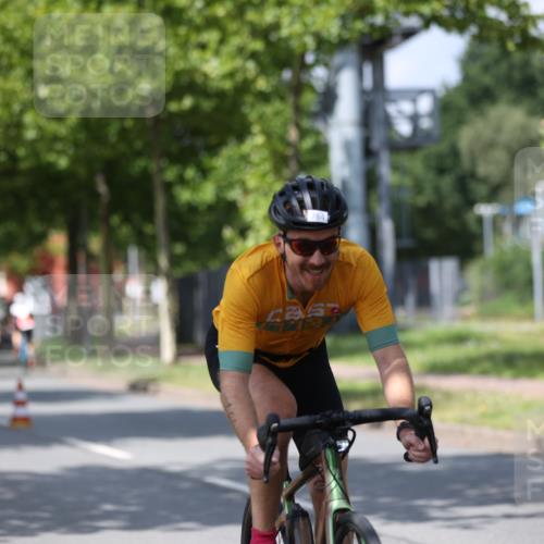 10.08.2025 - GEWOBA Citytriathlon Bremen Yannick Fuchs http://msf.ph/oto/8559149 10.08.2025 12:38:09 Radfahren 618, 671, 761, 764, 782, 784, 825, 844, 853, 1018 meine-sportfotos.de
