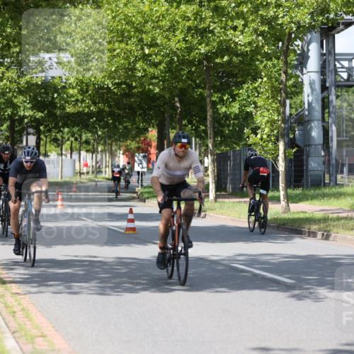 10.08.2025 - GEWOBA Citytriathlon Bremen Yannick Fuchs http://msf.ph/oto/8559153 10.08.2025 12:38:10 Radfahren 618, 671, 761, 764, 782, 784, 825, 844, 853, 1018 meine-sportfotos.de