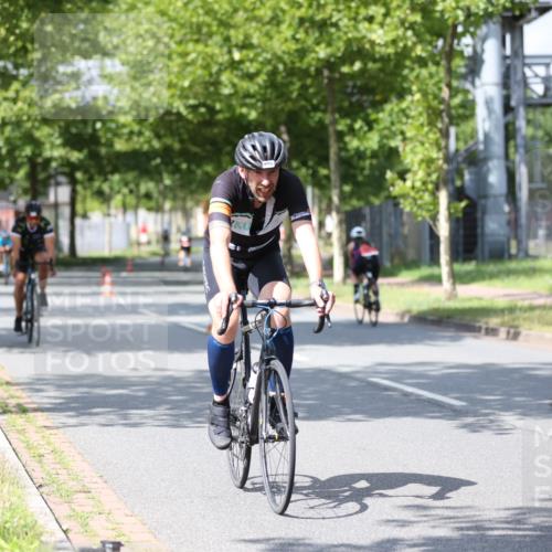 10.08.2025 - GEWOBA Citytriathlon Bremen Yannick Fuchs http://msf.ph/oto/8559159 10.08.2025 12:38:12 Radfahren 557, 618, 671, 761, 764, 782, 784, 825, 844, 853, 1018 meine-sportfotos.de