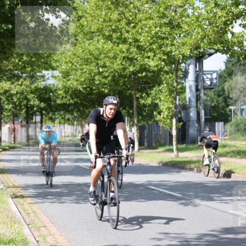 10.08.2025 - GEWOBA Citytriathlon Bremen Yannick Fuchs http://msf.ph/oto/8559174 10.08.2025 12:38:16 Radfahren 557, 671, 761, 764, 782, 784, 825, 844, 853, 1018 meine-sportfotos.de