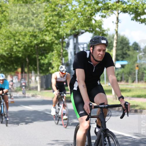 10.08.2025 - GEWOBA Citytriathlon Bremen Yannick Fuchs http://msf.ph/oto/8559176 10.08.2025 12:38:16 Radfahren 557, 671, 761, 764, 782, 784, 825, 844, 853, 1018 meine-sportfotos.de
