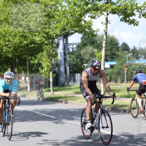 10.08.2025 - GEWOBA Citytriathlon Bremen Yannick Fuchs http://msf.ph/oto/8559177 10.08.2025 12:38:17 Radfahren 557, 671, 761, 764, 782, 784, 825, 844, 853, 1018 meine-sportfotos.de