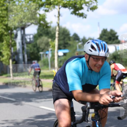 10.08.2025 - GEWOBA Citytriathlon Bremen Yannick Fuchs http://msf.ph/oto/8559180 10.08.2025 12:38:17 Radfahren 557, 671, 761, 764, 782, 784, 825, 844, 853, 1018 meine-sportfotos.de