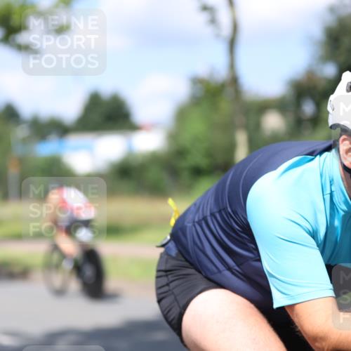 10.08.2025 - GEWOBA Citytriathlon Bremen Yannick Fuchs http://msf.ph/oto/8559181 10.08.2025 12:38:18 Radfahren 557, 671, 761, 764, 782, 784, 825, 844, 853, 1018 meine-sportfotos.de