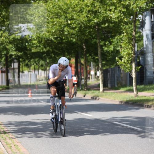 10.08.2025 - GEWOBA Citytriathlon Bremen Yannick Fuchs http://msf.ph/oto/8559184 10.08.2025 12:38:21 Radfahren 557, 671, 764, 782, 784, 825, 844, 853, 1018 meine-sportfotos.de