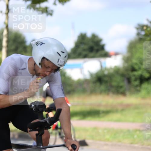 10.08.2025 - GEWOBA Citytriathlon Bremen Yannick Fuchs http://msf.ph/oto/8559188 10.08.2025 12:38:22 Radfahren 557, 671, 764, 784, 825, 844, 853, 1018 meine-sportfotos.de