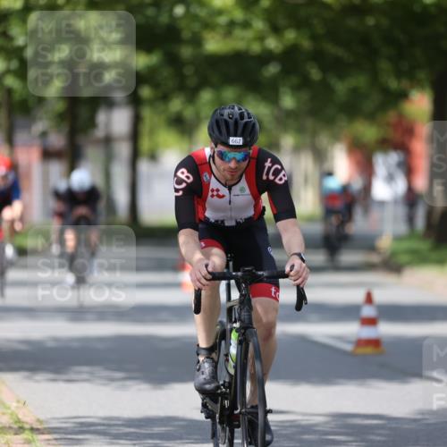 10.08.2025 - GEWOBA Citytriathlon Bremen Yannick Fuchs http://msf.ph/oto/8559201 10.08.2025 12:38:39 Radfahren 555, 634, 662, 740, 772, 797, 892, 940 meine-sportfotos.de