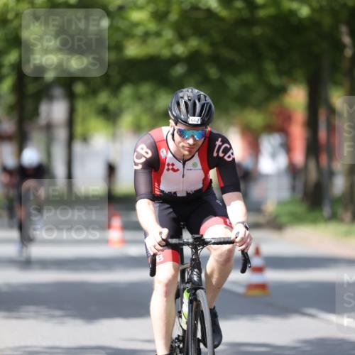 10.08.2025 - GEWOBA Citytriathlon Bremen Yannick Fuchs http://msf.ph/oto/8559202 10.08.2025 12:38:40 Radfahren 555, 634, 662, 740, 762, 772, 797, 892, 940 meine-sportfotos.de