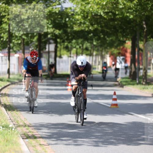 10.08.2025 - GEWOBA Citytriathlon Bremen Yannick Fuchs http://msf.ph/oto/8559207 10.08.2025 12:38:41 Radfahren 555, 634, 662, 740, 762, 772, 797, 892, 940, 1019 meine-sportfotos.de