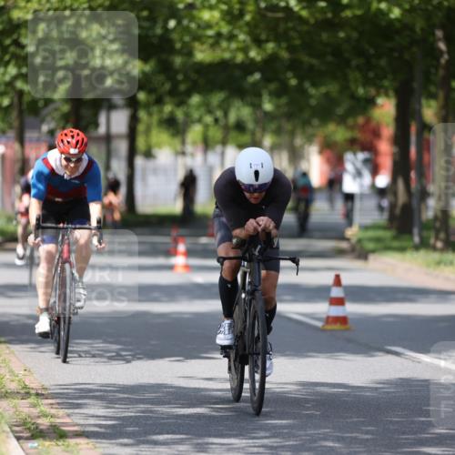 10.08.2025 - GEWOBA Citytriathlon Bremen Yannick Fuchs http://msf.ph/oto/8559208 10.08.2025 12:38:41 Radfahren 555, 634, 662, 740, 762, 772, 797, 892, 940, 1019 meine-sportfotos.de