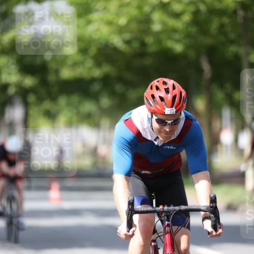 10.08.2025 - GEWOBA Citytriathlon Bremen Yannick Fuchs http://msf.ph/oto/8559213 10.08.2025 12:38:43 Radfahren 555, 634, 662, 720, 740, 762, 772, 797, 892, 940, 1019 meine-sportfotos.de