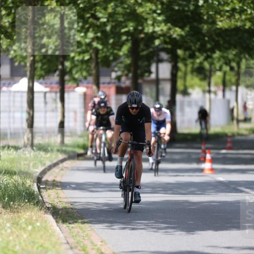 10.08.2025 - GEWOBA Citytriathlon Bremen Yannick Fuchs http://msf.ph/oto/8559220 10.08.2025 12:38:46 Radfahren 555, 634, 662, 720, 740, 762, 772, 797, 892, 940, 1019 meine-sportfotos.de