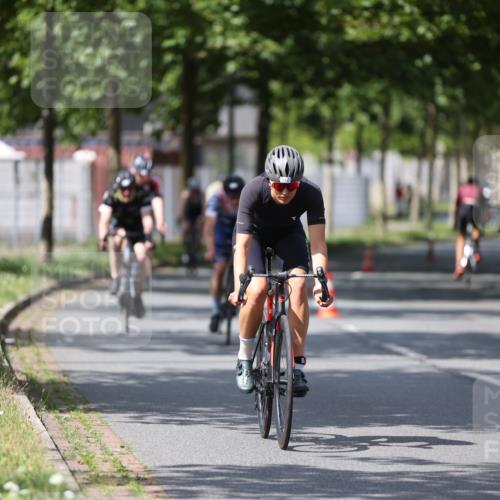 10.08.2025 - GEWOBA Citytriathlon Bremen Yannick Fuchs http://msf.ph/oto/8559224 10.08.2025 12:38:47 Radfahren 555, 634, 662, 720, 740, 762, 772, 797, 892, 940, 1019 meine-sportfotos.de
