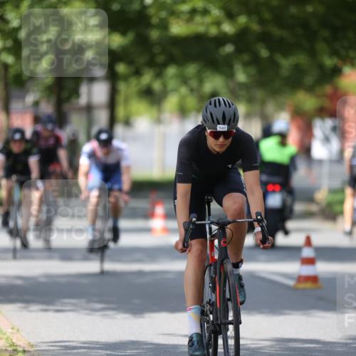 10.08.2025 - GEWOBA Citytriathlon Bremen Yannick Fuchs http://msf.ph/oto/8559225 10.08.2025 12:38:47 Radfahren 555, 634, 662, 720, 740, 762, 772, 797, 892, 940, 1019 meine-sportfotos.de