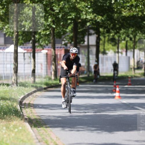10.08.2025 - GEWOBA Citytriathlon Bremen Yannick Fuchs http://msf.ph/oto/8559251 10.08.2025 12:38:56 Radfahren 555, 658, 720, 740, 762, 772, 797, 892, 940, 969, 978, 1019 meine-sportfotos.de