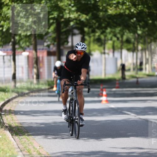 10.08.2025 - GEWOBA Citytriathlon Bremen Yannick Fuchs http://msf.ph/oto/8559254 10.08.2025 12:38:57 Radfahren 555, 658, 720, 740, 762, 797, 892, 940, 969, 978, 1019 meine-sportfotos.de