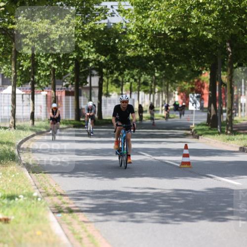 10.08.2025 - GEWOBA Citytriathlon Bremen Yannick Fuchs http://msf.ph/oto/8559263 10.08.2025 12:39:00 Radfahren 555, 658, 720, 762, 892, 900, 940, 969, 978, 1019 meine-sportfotos.de