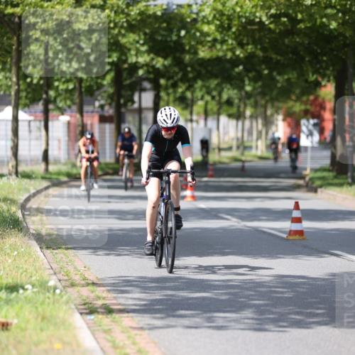 10.08.2025 - GEWOBA Citytriathlon Bremen Yannick Fuchs http://msf.ph/oto/8559280 10.08.2025 12:39:06 Radfahren 658, 696, 709, 720, 729, 900, 969, 978, 1006, 1019 meine-sportfotos.de