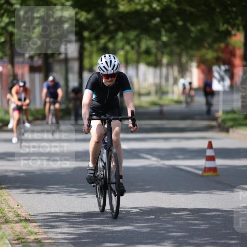 10.08.2025 - GEWOBA Citytriathlon Bremen Yannick Fuchs http://msf.ph/oto/8559281 10.08.2025 12:39:06 Radfahren 658, 696, 709, 720, 729, 900, 969, 978, 1006, 1019 meine-sportfotos.de