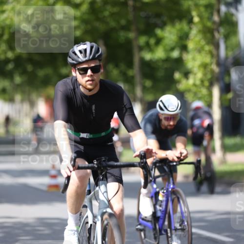 10.08.2025 - GEWOBA Citytriathlon Bremen Yannick Fuchs http://msf.ph/oto/8559296 10.08.2025 12:39:11 Radfahren 658, 696, 709, 729, 900, 969, 978, 1006 meine-sportfotos.de