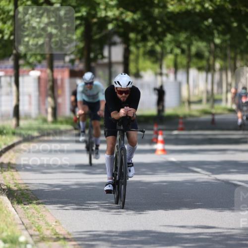10.08.2025 - GEWOBA Citytriathlon Bremen Yannick Fuchs http://msf.ph/oto/8559299 10.08.2025 12:39:13 Radfahren 658, 696, 709, 729, 758, 900, 969, 978, 1006 meine-sportfotos.de