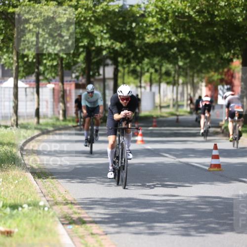 10.08.2025 - GEWOBA Citytriathlon Bremen Yannick Fuchs http://msf.ph/oto/8559300 10.08.2025 12:39:13 Radfahren 658, 696, 709, 729, 758, 900, 969, 978, 1006 meine-sportfotos.de
