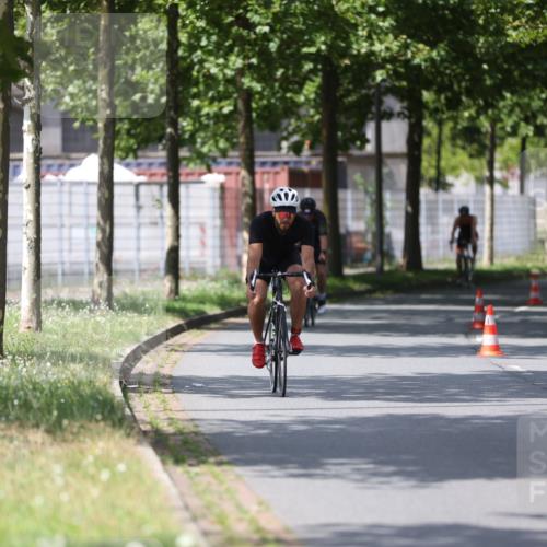 10.08.2025 - GEWOBA Citytriathlon Bremen Yannick Fuchs http://msf.ph/oto/8559312 10.08.2025 12:39:16 Radfahren 658, 696, 709, 729, 758, 869, 900, 969, 1006 meine-sportfotos.de