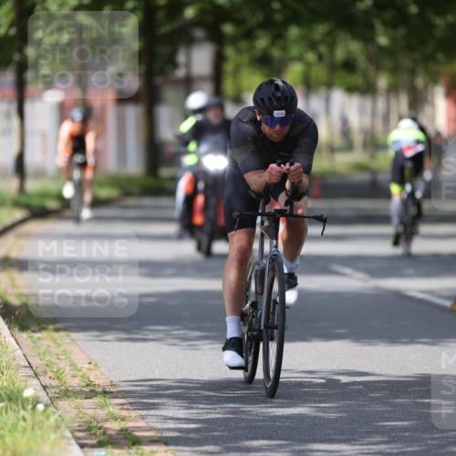 10.08.2025 - GEWOBA Citytriathlon Bremen Yannick Fuchs http://msf.ph/oto/8559325 10.08.2025 12:39:20 Radfahren 696, 709, 729, 758, 869, 900, 1006 meine-sportfotos.de