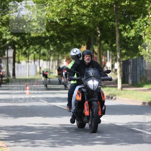10.08.2025 - GEWOBA Citytriathlon Bremen Yannick Fuchs http://msf.ph/oto/8559331 10.08.2025 12:39:22 Radfahren 696, 709, 729, 758, 795, 869, 900, 1006 meine-sportfotos.de