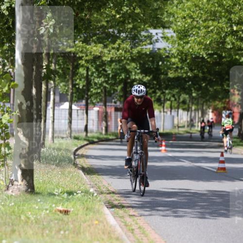 10.08.2025 - GEWOBA Citytriathlon Bremen Yannick Fuchs http://msf.ph/oto/8559346 10.08.2025 12:39:33 Radfahren 572, 758, 795, 813, 869 meine-sportfotos.de