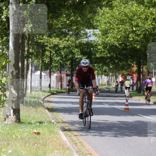 10.08.2025 - GEWOBA Citytriathlon Bremen Yannick Fuchs http://msf.ph/oto/8559347 10.08.2025 12:39:34 Radfahren 572, 758, 795, 813, 869 meine-sportfotos.de