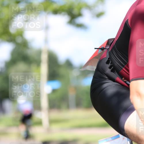 10.08.2025 - GEWOBA Citytriathlon Bremen Yannick Fuchs http://msf.ph/oto/8559352 10.08.2025 12:39:35 Radfahren 572, 758, 795, 813, 869 meine-sportfotos.de
