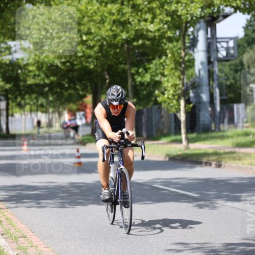 10.08.2025 - GEWOBA Citytriathlon Bremen Yannick Fuchs http://msf.ph/oto/8559358 10.08.2025 12:39:39 Radfahren 572, 589, 795, 813, 869 meine-sportfotos.de
