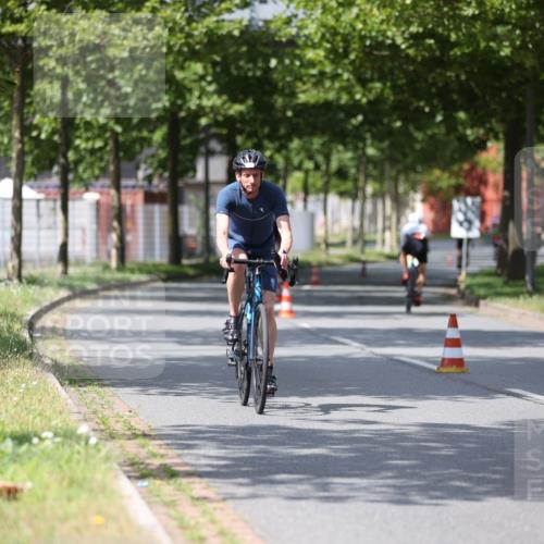 10.08.2025 - GEWOBA Citytriathlon Bremen Yannick Fuchs http://msf.ph/oto/8559361 10.08.2025 12:39:40 Radfahren 572, 589, 795, 813, 869 meine-sportfotos.de